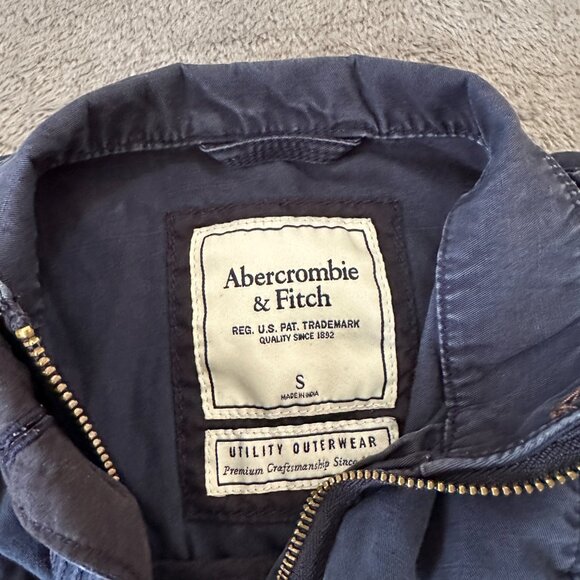 Abercrombie & Fitch Navy Cotton Vest Women's SMALL *missing button - Picture 3 of 6